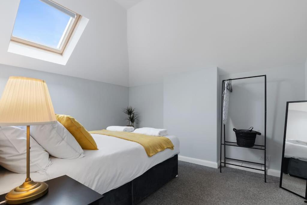 Modern Apartment Free Off Road Parking King Bed Suite 9 นอตติงแฮม ภายนอก รูปภาพ
