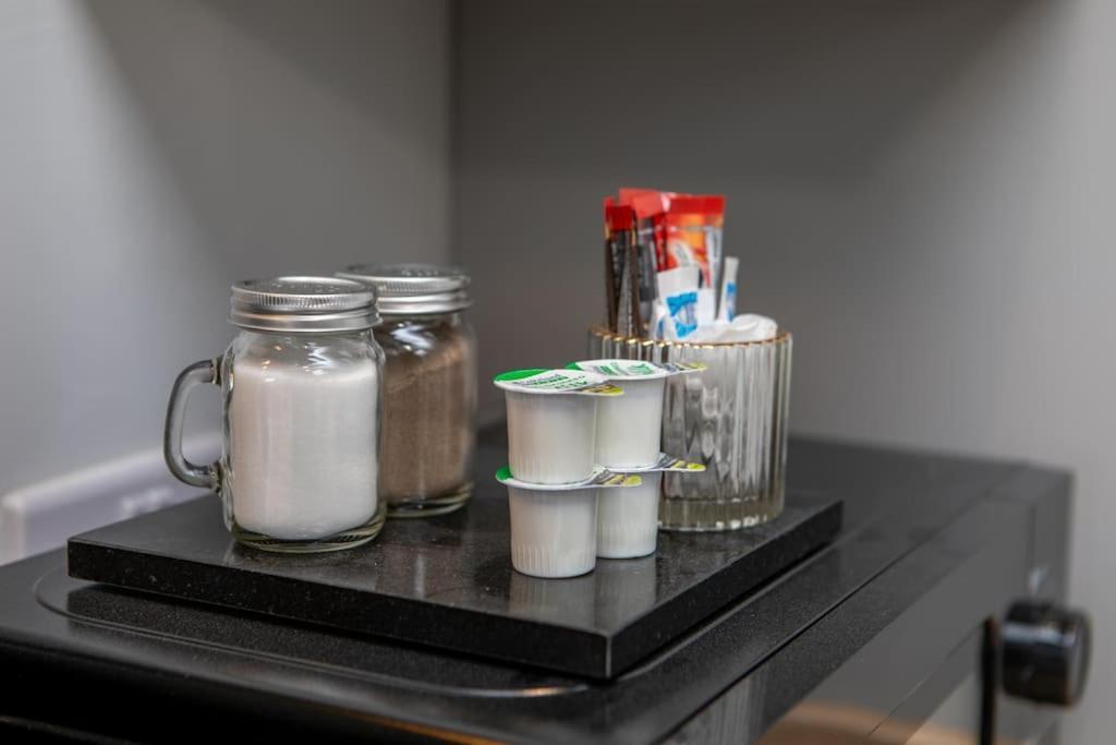 Modern Apartment Free Off Road Parking King Bed Suite 9 นอตติงแฮม ภายนอก รูปภาพ